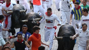 Los toros de la ganader&iacute;a de Miura en el octavo encierro
