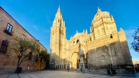 Cielo azul y catedral de Toledo Toledo
