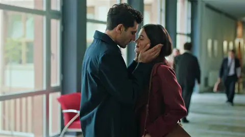 Ceylin, sorprendida con Ilgaz al descubrir que él y Tolga ya se conocían: “Me da igual que cambies o no, te acepto tal y como eres” Ceylin, sorprendida con Ilgaz al descubrir que él y Tolga ya se conocían: “Me da igual que cambies o no, te acepto tal y como eres”