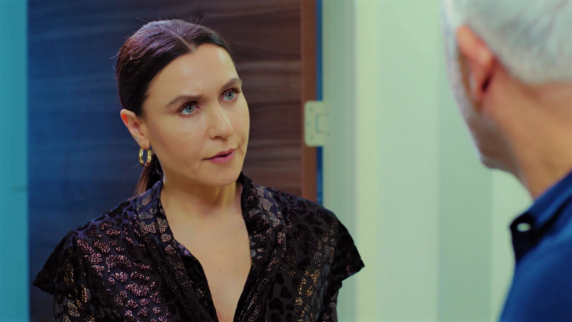 Ender le pide a Halit que deje que Erim viva con ella: “Intenta ser prudente” Ender le pide a Halit que deje que Erim viva con ella: “Intenta ser prudente”