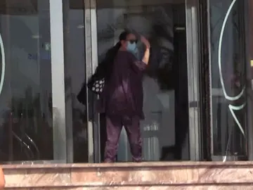 Isabel Pantoja acude al hospital a ver a su hijo Kiko Rivera Isabel Pantoja acude al hospital a ver a su hijo Kiko Rivera