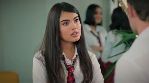 En el último capítulo de ‘Hermanos’: Süsen se venga de Ömer por su ‘traición’ cenando con Sarp En el último capítulo de ‘Hermanos’: Süsen se venga de Ömer por su ‘traición’ cenando con Sarp