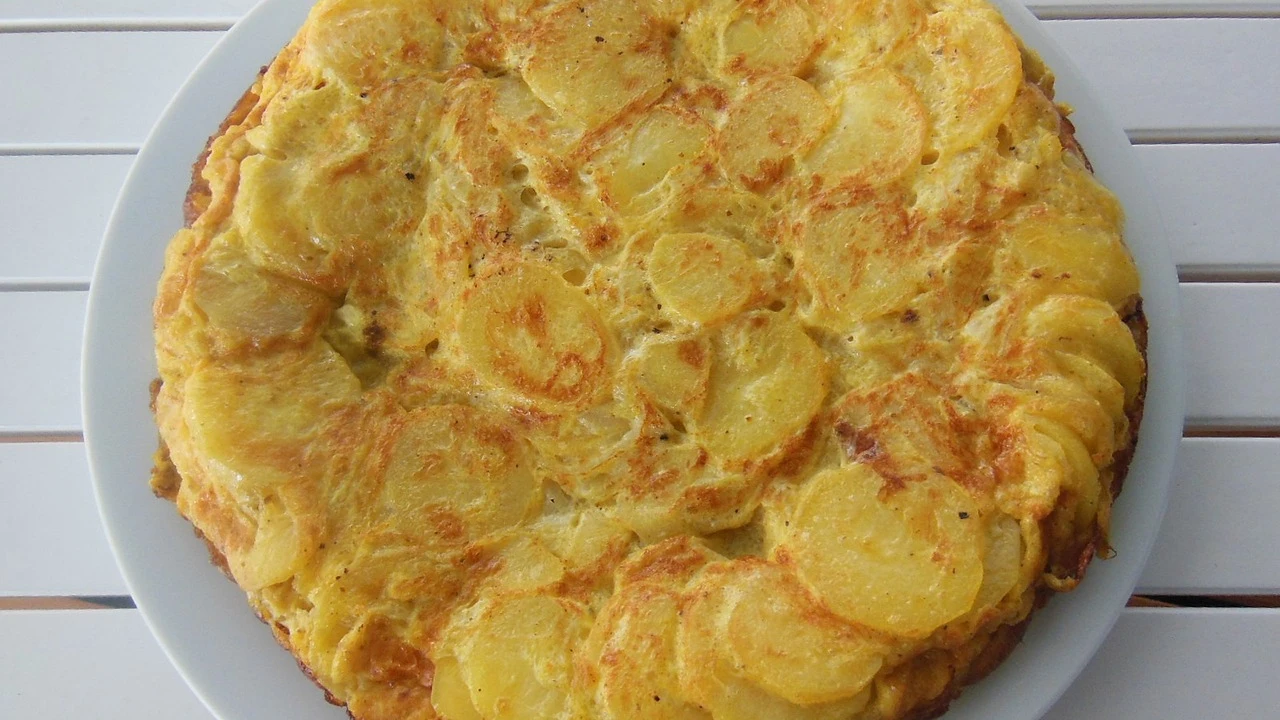 Imagen de archivo de una tortilla de patatas Imagen de archivo de una tortilla de patatas