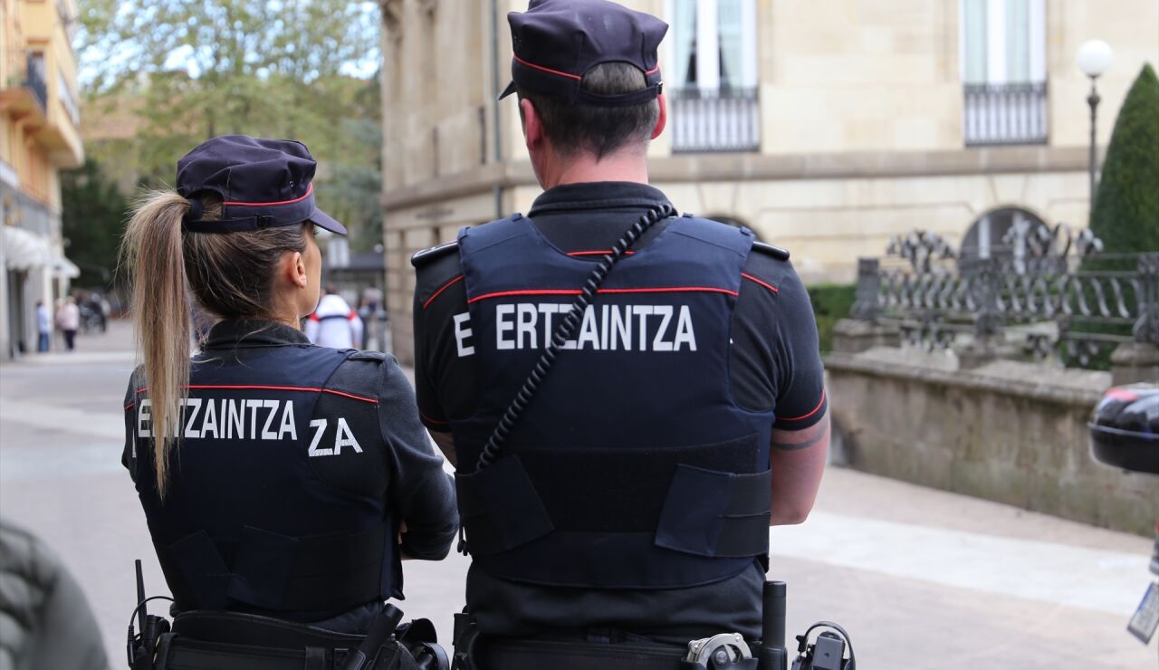 Agentes de la Ertzaintza