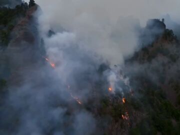 Imágenes inéditas del fuego en el interior del Parque Nacional de la Caldera de Taburiente 