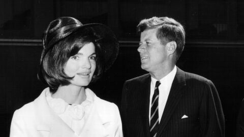 Jackie Kennedy con su esposo el presidente de los Estados Unidos John F. Kennedy