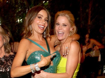 Sofía Vergara y Julie Bowen en la fiesta de Fox tras los Emmy de 2012