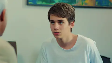Halit le cuenta a su hijo que se va a divorciar de Yildiz… ¡Y Ender lo escucha todo! Halit le cuenta a su hijo que se va a divorciar de Yildiz… ¡Y Ender lo escucha todo!