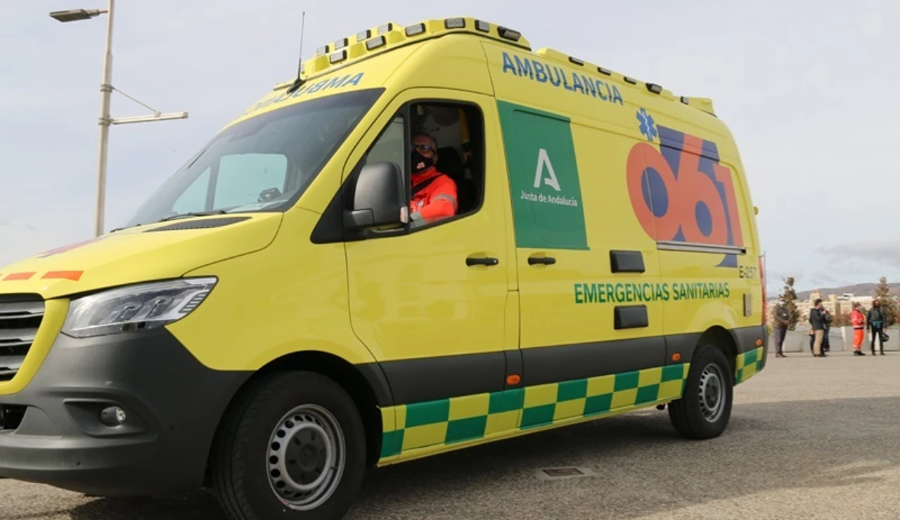 Imagen de una ambulancia del SAMU 061