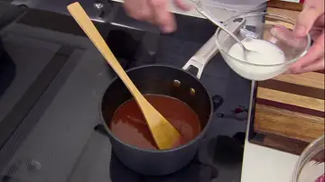 Prepara la salsa agridulce