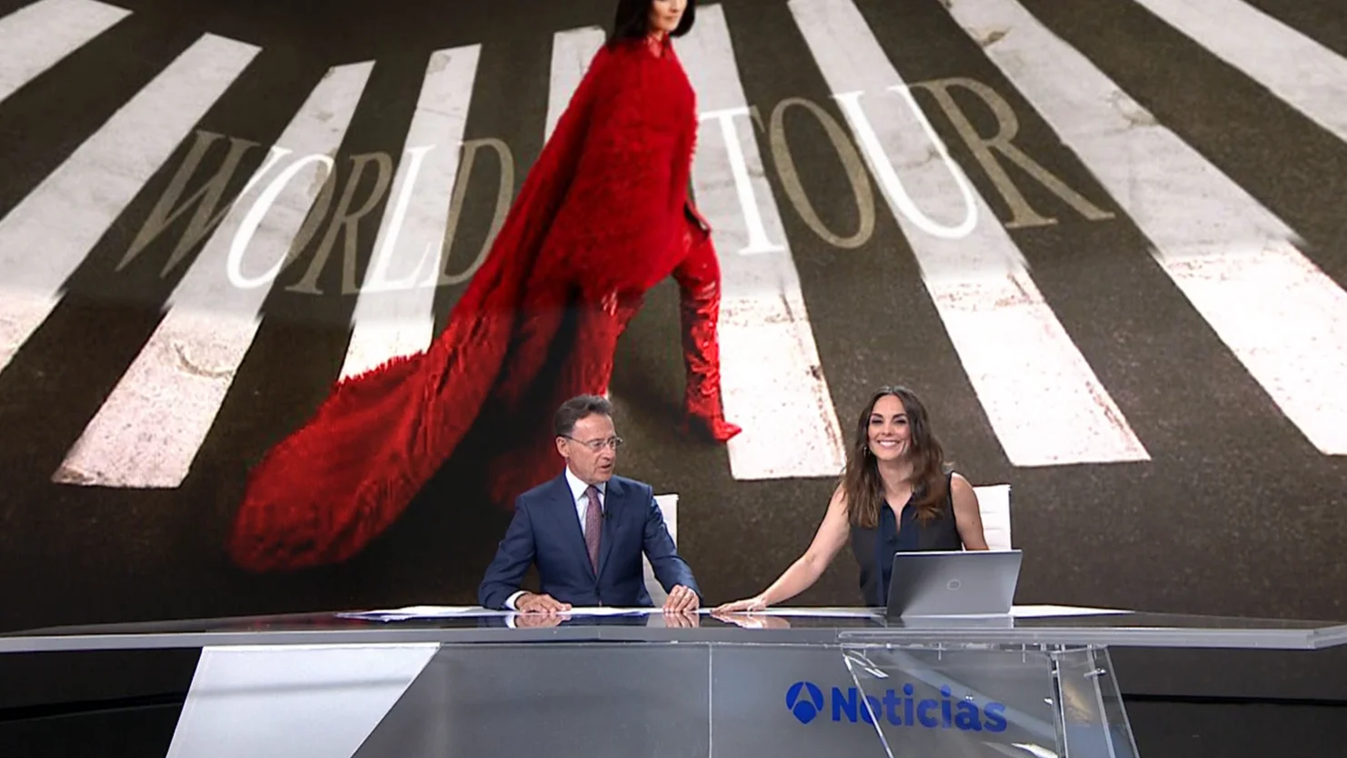 Mat&iacute;as Prats y M&oacute;nica Carrillo, presentadores de Antena 3 Noticias Fin de Semana