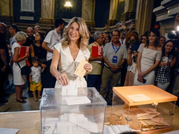 Yolanda Díaz votando