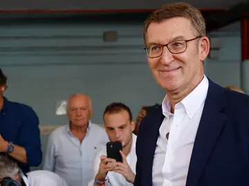 Alberto Núñez Feijóo ejerciendo su derecho al voto Alberto Núñez Feijóo ejerciendo su derecho al voto