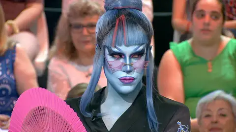 Drag Onyx, protagonista en las elecciones visita el plató de 'Y ahora Sonsoles': "Me equivoqué de mesa" Drag Onyx, protagonista en las elecciones visita el plató de 'Y ahora Sonsoles': "Me equivoqué de mesa"