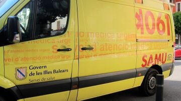 Una ambulancia del SAMU 061 de Baleares