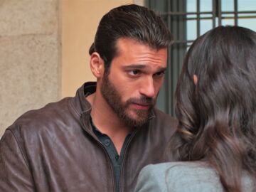Francesco, sorprendido por la actitud de Violeta