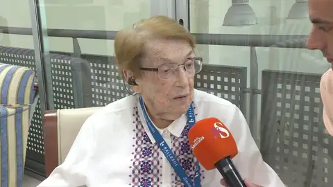 Milagros, una estrella radiofónica a sus 100 años: "No soy ejemplo de nada" Milagros, una estrella radiofónica a sus 100 años: "No soy ejemplo de nada"