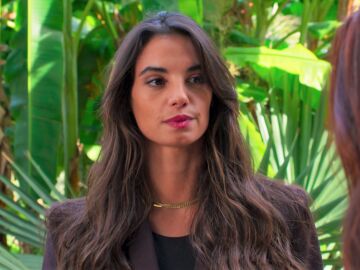 Tamara salva a Violeta de un acosador y ella le confiesa su secreto