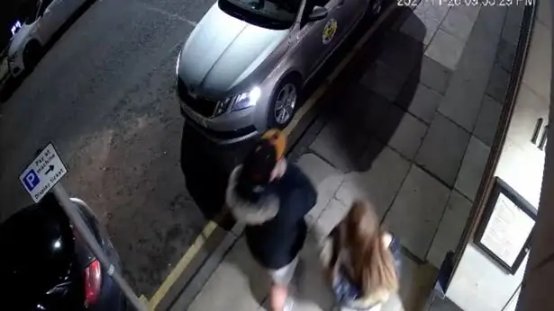 Un joven escoc&eacute;s se enfrenta a cadena perpetua tras matar y agredir sexualmente a su hermana