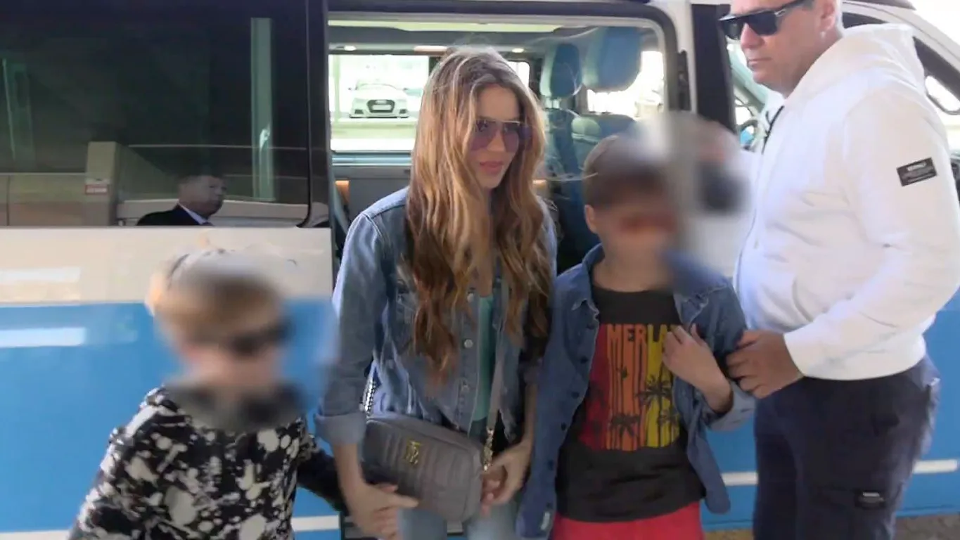 Shakira a su llegada al aeropuerto.