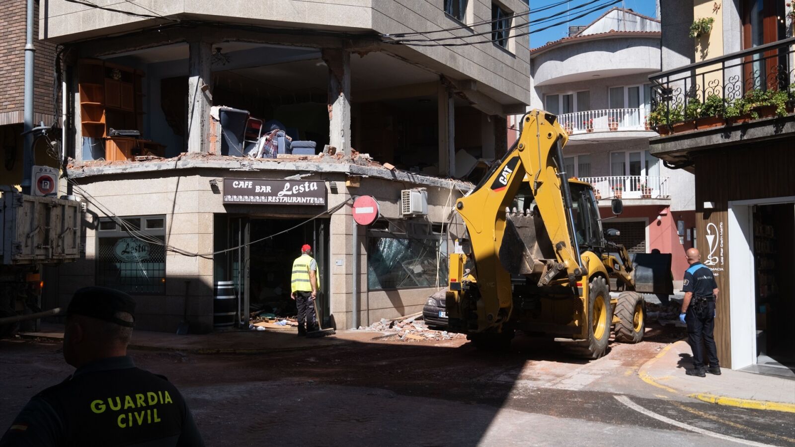 Una explosión en un edificio de Ordes deja 4 heridos, entre ellos un hombre de 88 años en estado muy grave