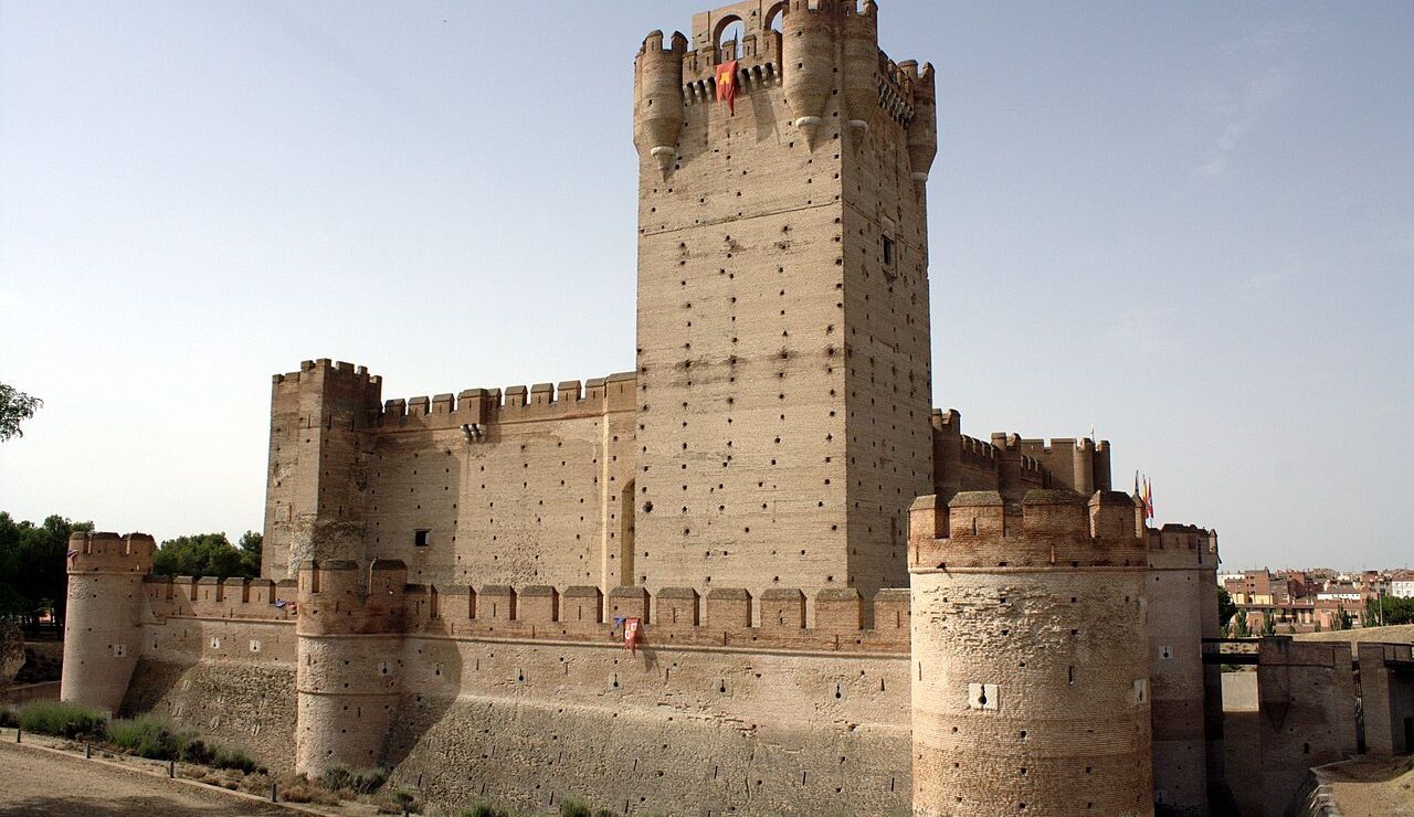 Castillo de la Mota de Medina del Campo: su historia y su vinculaci&oacute;n con los Reyes Cat&oacute;licos