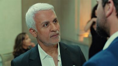 Halit advierte a Alihan sobre Zeynep: “Se ha confabulado con su hermana”