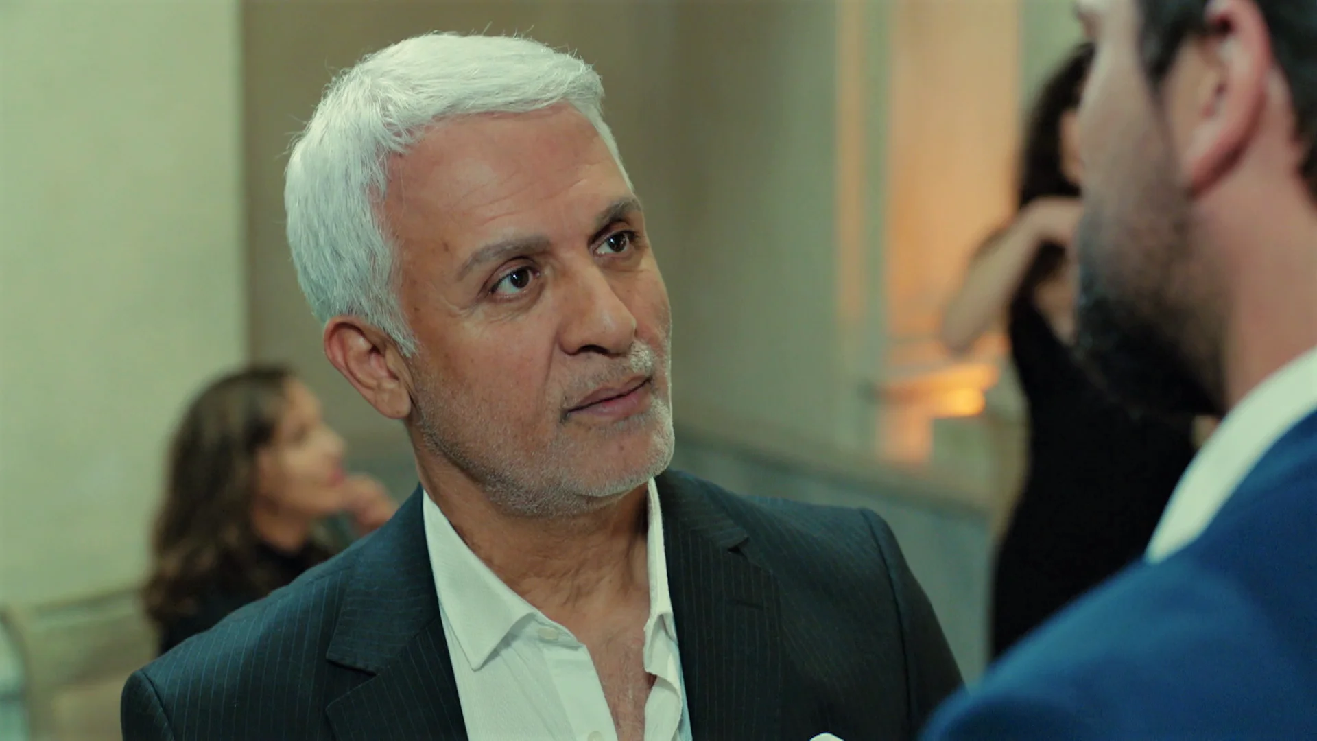 Halit advierte a Alihan sobre Zeynep: “Se ha confabulado con su hermana” Halit advierte a Alihan sobre Zeynep: “Se ha confabulado con su hermana”