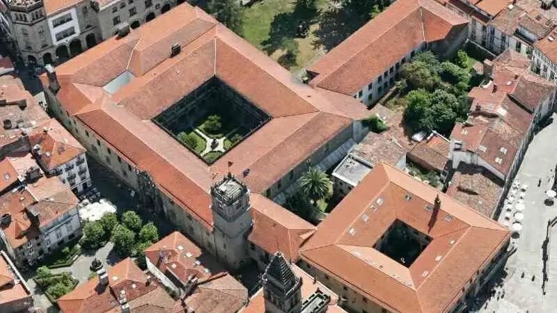 Universidade de Santiago de Compostela Universidade de Santiago de Compostela