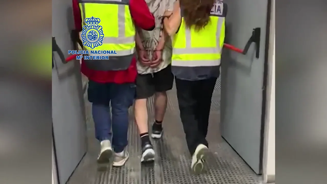 Detenido un fugitivo acusado de agredir sexualmente a su hijastra Detenido un fugitivo acusado de agredir sexualmente a su hijastra
