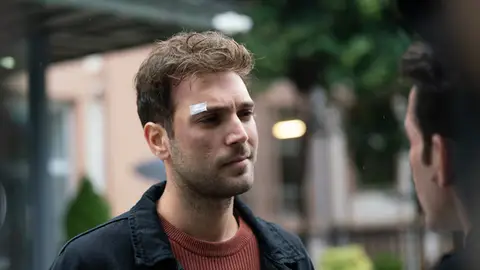 La trayectoria de Burak en ‘Secretos de familia’: de joven empático a asesino La trayectoria de Burak en ‘Secretos de familia’: de joven empático a asesino