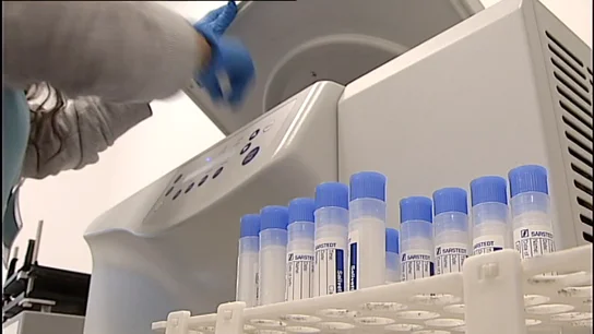 Tubos de ensayo en un laboratorio Antena 3 Noticias