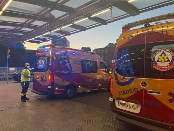 Imagen de dos ambulancias en el lugar de los hechos