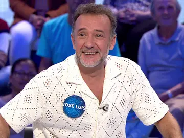 Menos mal que son vecinos: El divertido pique entre Carlos Santos y José Luis García-Pérez Menos mal que son vecinos: El divertido pique entre Carlos Santos y José Luis García-Pérez