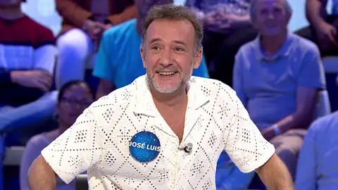 Menos mal que son vecinos: El divertido pique entre Carlos Santos y José Luis García-Pérez Menos mal que son vecinos: El divertido pique entre Carlos Santos y José Luis García-Pérez