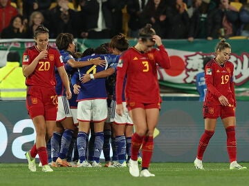 Las jugadoras de Japón celebran un gol ante España
