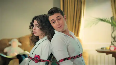 En el próximo capítulo de ‘Hermanos’: Asiye y Doruk harán de canguros y volverán a deleitarlos con su lado artístico En el próximo capítulo de ‘Hermanos’: Asiye y Doruk harán de canguros y volverán a deleitarlos con su lado artístico