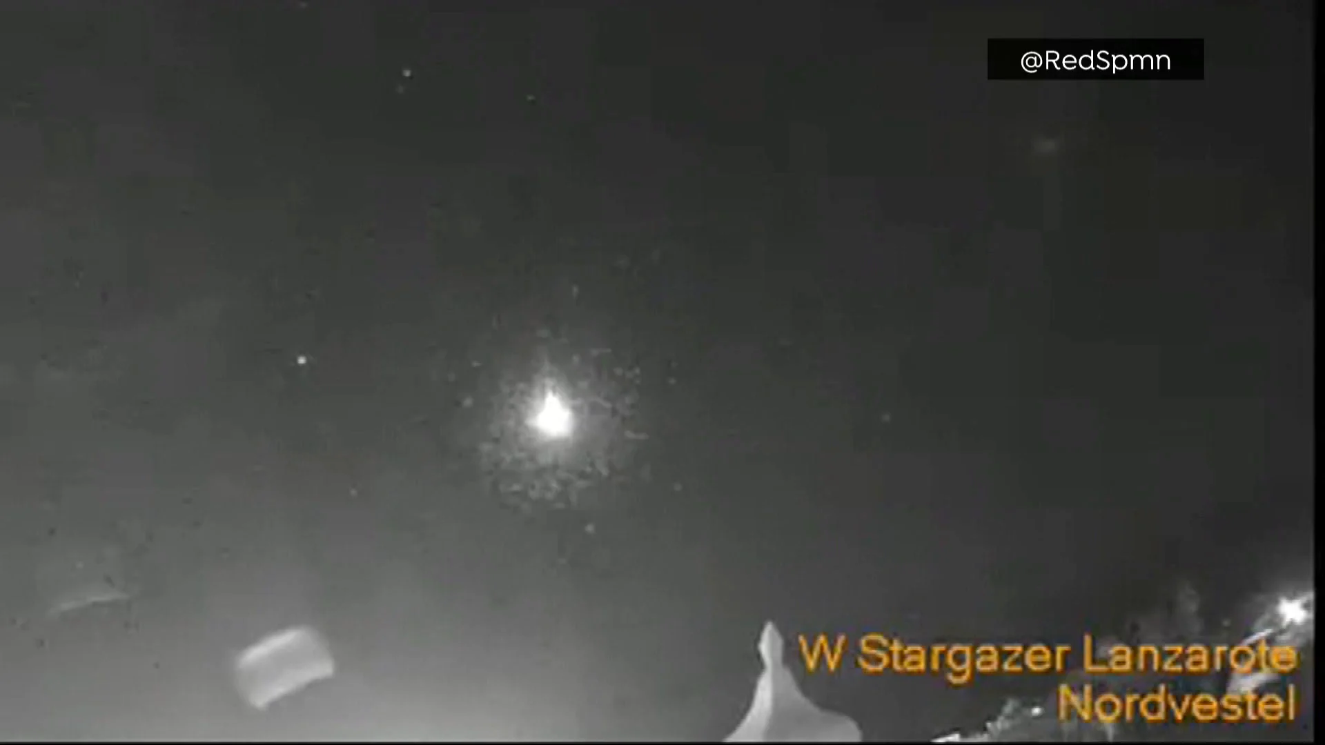 Bólido cruzando el cielo de Canarias Antena 3 Noticias