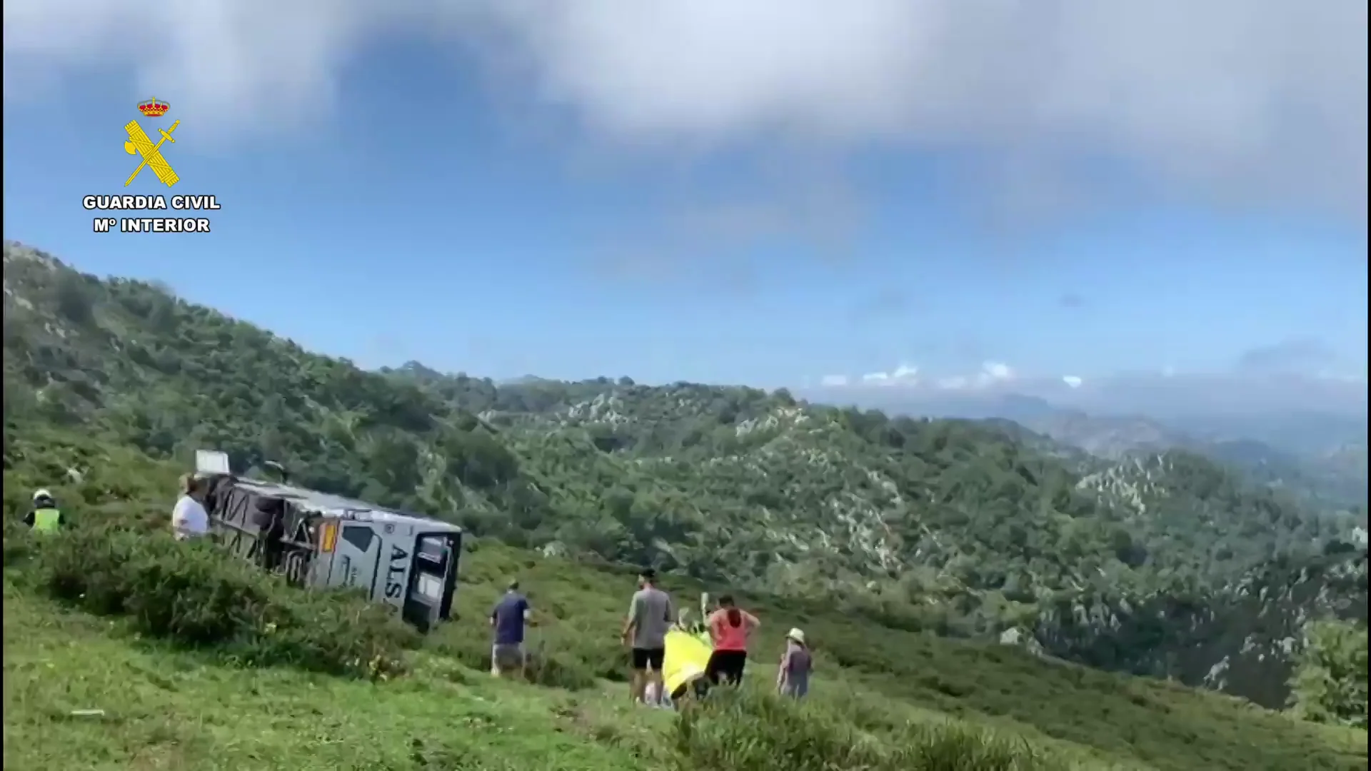 El autob&uacute;s despe&ntilde;ado en Covadonga