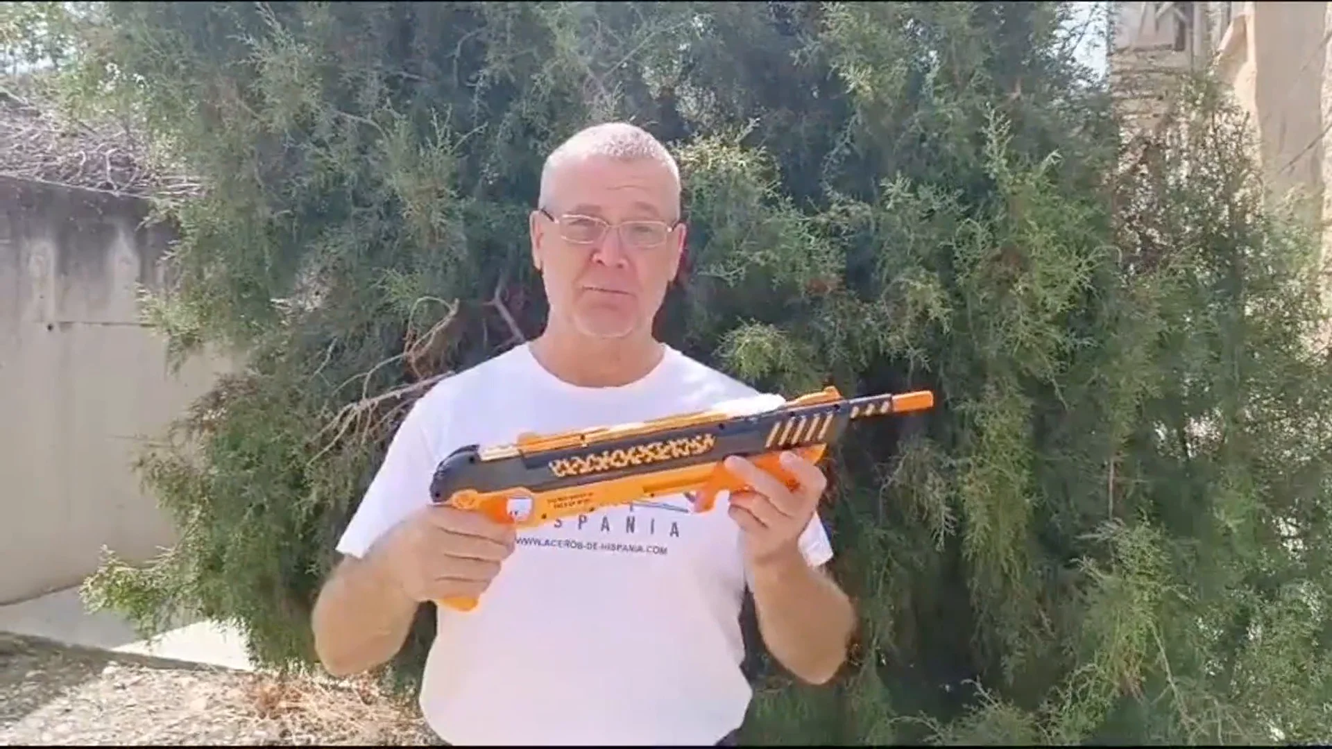 Pistola para matar las moscas con sal Antena 3 Noticias