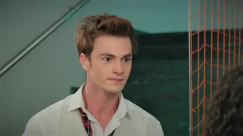 Berk, muerto de celos al pensar que Aybike lo ha dejado por Tolga: “¿Crees que no lo veo?” Berk, muerto de celos al pensar que Aybike lo ha dejado por Tolga: “¿Crees que no lo veo?”