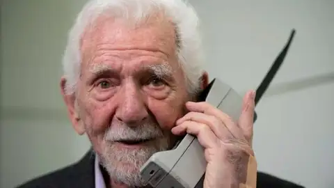 Martin Cooper, creador del teléfono móvil