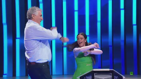 El baile de Cristina Pedroche con Fernando Romay': "Todo el mundo se lo pasa increíble" El baile de Cristina Pedroche con Fernando Romay': "Todo el mundo se lo pasa increíble"