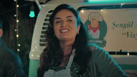 Sengül monta su propio negocio y se convierte en vendedora ambulante Sengül monta su propio negocio y se convierte en vendedora ambulante
