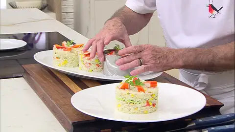 ¡Perfecta para el verano! Ensalada de arroz, surimi, maíz y aguacate ¡Perfecta para el verano! Ensalada de arroz, surimi, maíz y aguacate