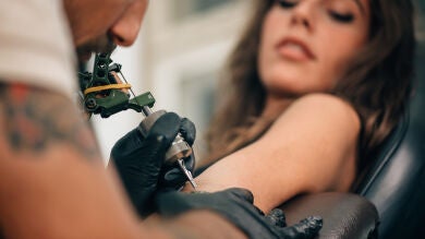 ¿Sabías que existen tatuajes blancos? Pros y contras