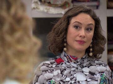 Victoria, tajante con Lola en su primer d&iacute;a como directora: &ldquo;&iquest;Te estoy aburriendo?&rdquo;