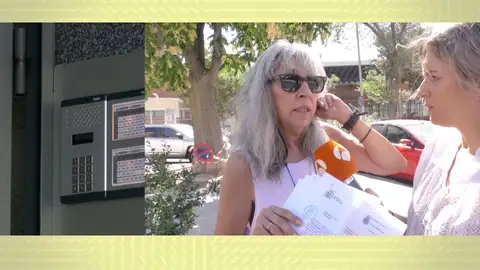 Isabel vive encerrada en su habitación Isabel vive encerrada en su habitación