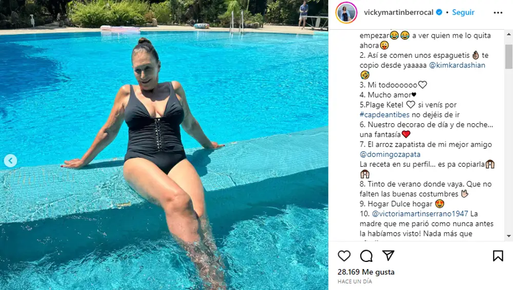 Madre de Vicky Martín Berrocal en bañador