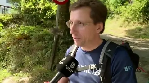 José Luis Martínez-Almeida emprende el Camino de Santiago: "Me he lesionado el día dos, pero estoy fuerte para llegar" José Luis Martínez-Almeida emprende el Camino de Santiago: "Me he lesionado el día dos, pero estoy fuerte para llegar"